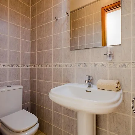 Espaciosa Con La Piscina Privada Vila *