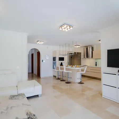 فيلة Espaciosa Con La Piscina Privada