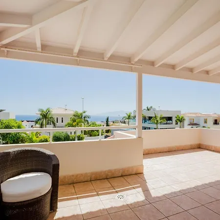 Espaciosa Con La Piscina Privada فيلة *