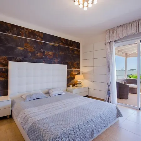 Espaciosa Con La Piscina Privada * أذيخي